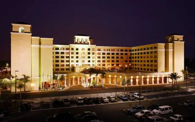 Photo 2 - DoubleTree Suites by Hilton Anaheim Rsrt - Conv Cntr