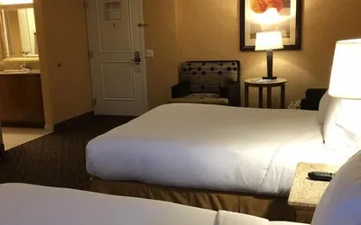 Photo 4 - DoubleTree Suites by Hilton Anaheim Rsrt - Conv Cntr