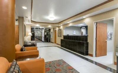 Photo 2 - Days Inn & Suites by Wyndham Fort Pierce I-95