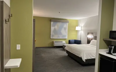 Photo 4 - Holiday Inn Express & Suites Woodward by IHG