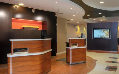 Photo 3 - Courtyard by Marriott Salisbury
