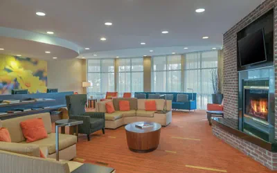Photo 2 - Courtyard by Marriott Salisbury
