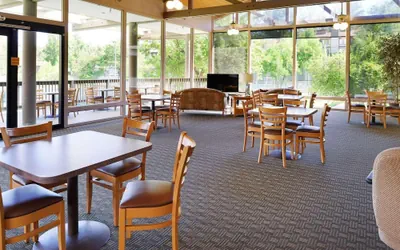 Photo 4 - Riviera Oaks Resort by Coolvacay