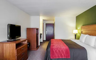 Photo 5 - Comfort Inn & Suites Salem Northeast