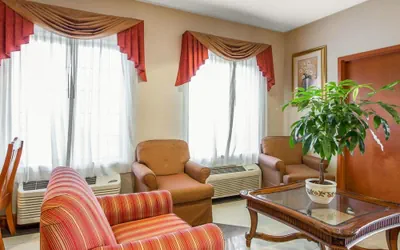 Photo 3 - Econo Lodge Brunswick Travel Center