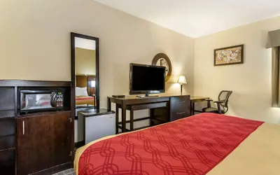 Photo 5 - Econo Lodge Brunswick Travel Center