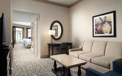 Photo 5 - West Inn & Suites