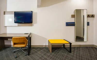 Photo 5 - Comfort Suites University Drive