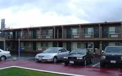 Photo 2 - Sequoia Inn