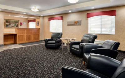 Photo 2 - Travelodge by Wyndham Clinton Valley West Court