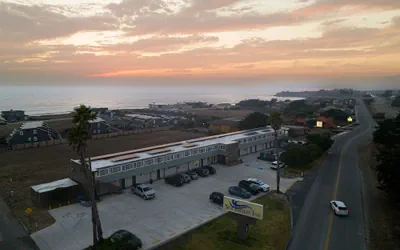 Photo 2 - Sea Breeze Inn