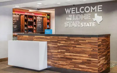 Photo 5 - Hampton Inn & Suites-Dallas Allen
