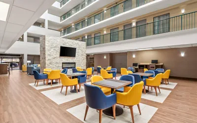 Photo 5 - Comfort Suites Near Potomac Mills