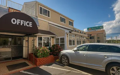 Bourne Bridge Inn 