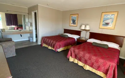Photo 4 - Sherwood Motel