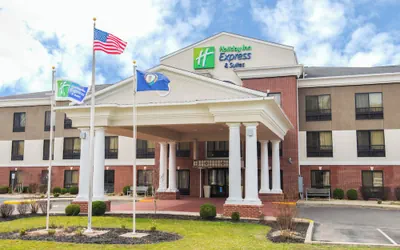 Photo 2 - Holiday Inn Express & Suites Ashland by IHG