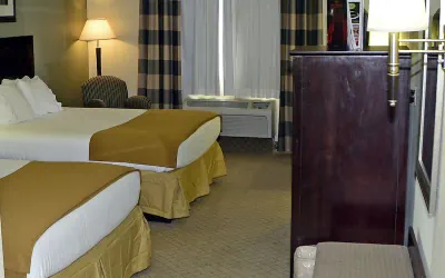 Photo 3 - Holiday Inn Express & Suites Alamogordo by IHG