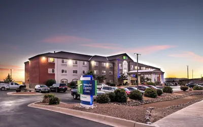 Photo 2 - Holiday Inn Express & Suites Alamogordo by IHG