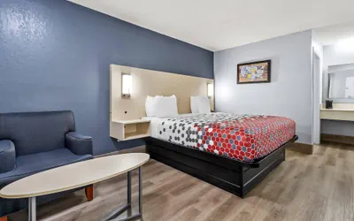 Photo 5 - Econo Lodge Inn & Suites Cayce I-26 Airport