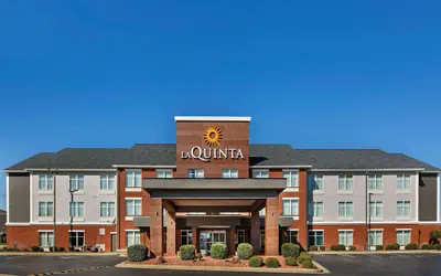 Photo 2 - La Quinta Inn & Suites by Wyndham Oxford - Anniston