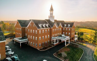 Photo 2 - The Delafield Hotel
