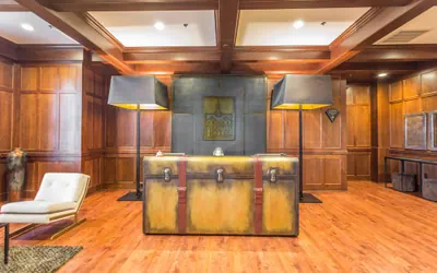 Photo 4 - The Delafield Hotel