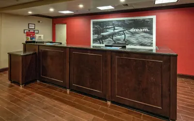 Photo 5 - Hampton Inn Cambridge