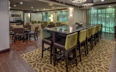 Photo 3 - Hampton Inn Cambridge