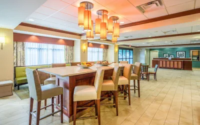 Photo 2 - Hampton Inn Middletown