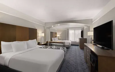 Photo 4 - La Quinta Inn and Suites by Wyndham at WaTiki Waterpark