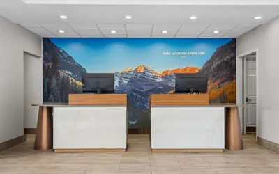 Photo 3 - La Quinta Inn & Suites by Wyndham Rifle