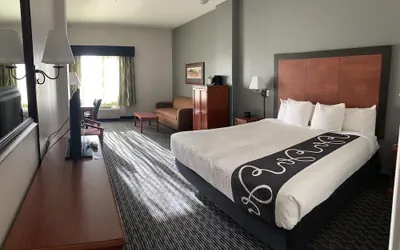 Photo 5 - La Quinta Inn & Suites by Wyndham Rifle