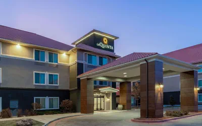 Photo 2 - La Quinta Inn & Suites by Wyndham Rifle