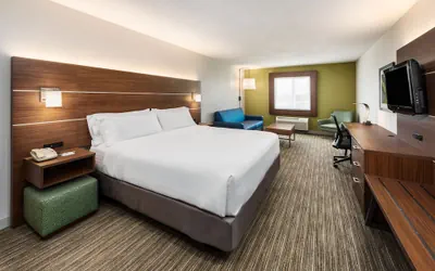 Photo 4 - Holiday Inn Express Warrenton by IHG