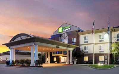 Photo 2 - Holiday Inn Express Warrenton by IHG