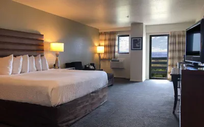 Photo 5 - SureStay Plus Hotel by Best Western Gold Beach