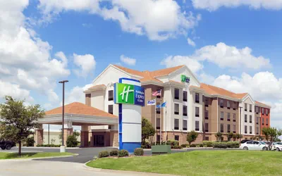 Photo 2 - Holiday Inn Express & Suites Shawnee by IHG