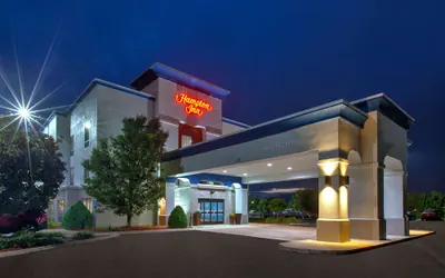 Photo 2 - Hampton Inn Clarion