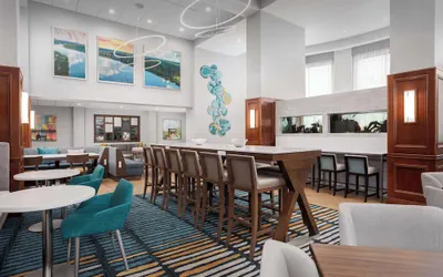 Photo 4 - Hampton Inn & Suites ATL-Six Flags