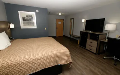 Photo 5 - Home Town Inn Ringgold