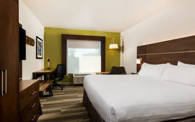 Photo 5 - Holiday Inn Express Bartow by IHG
