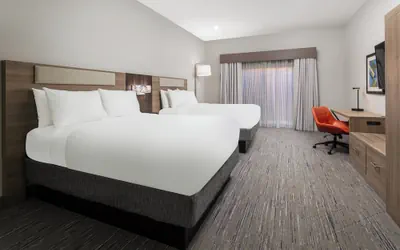 Photo 5 - Holiday Inn Express Hotel & Suites Ventura by IHG