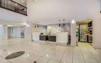 Photo 3 - La Quinta Inn & Suites by Wyndham Modesto Salida
