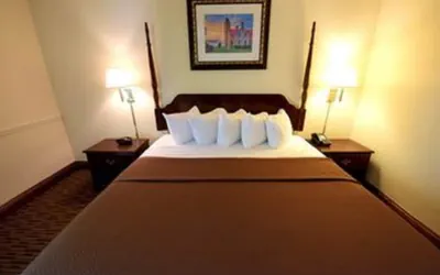 Photo 4 - Starlite Budget Inn