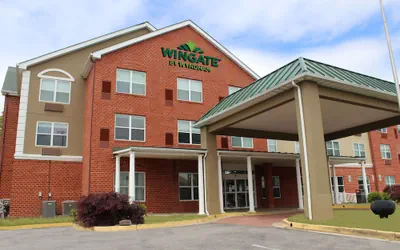 Photo 2 - Wingate by Wyndham Waldorf/Washington DC Area
