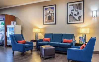 Photo 4 - Comfort Suites Near Texas State University