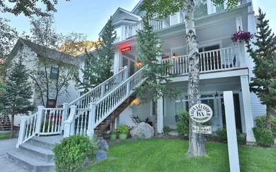 Photo 2 - The Clipper Inn Bed & Breakfast