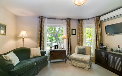 Photo 5 - Winchester Inn