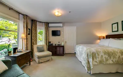 Photo 4 - Winchester Inn