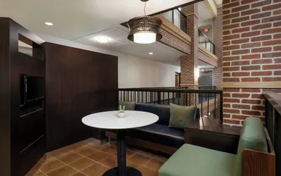 Photo 3 - Courtyard by Marriott Wichita At Old Town